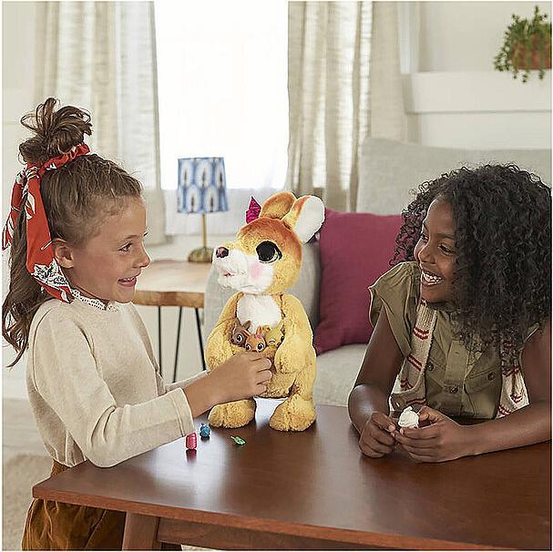 Actual product image FurReal Mama Josie the Kangaroo (40.01 cm)
