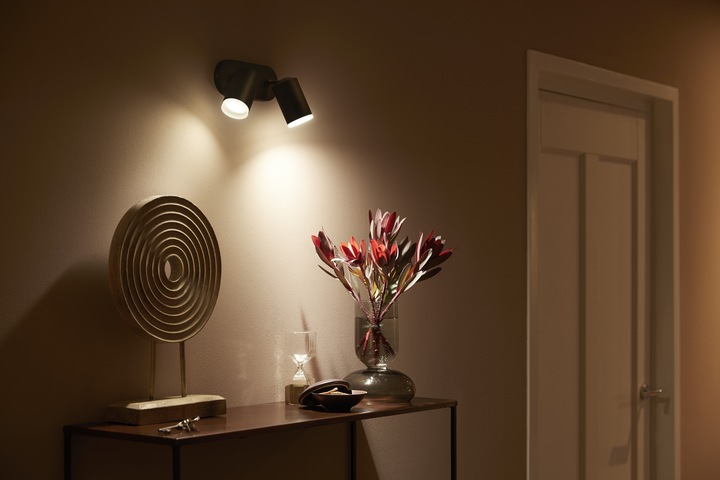 Produktbild Philips Hue Fugato Basis BT (700 lm, GU10)