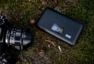 Produktbild Newell LCD dual-channel charger with power bank and SD card reader for NP-W126 batteries for (Kamera Akku Ladegerät)