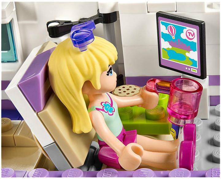 Actual product image LEGO Heartlake Airport (41109, LEGO Friends)