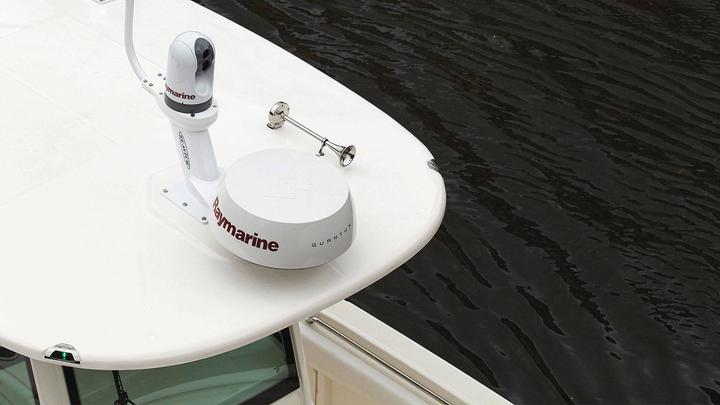 Produktbild Raymarine Quantum Q24C 18" Radomantenne Wi-Fi/Kabel mit 10m Spannungskabel