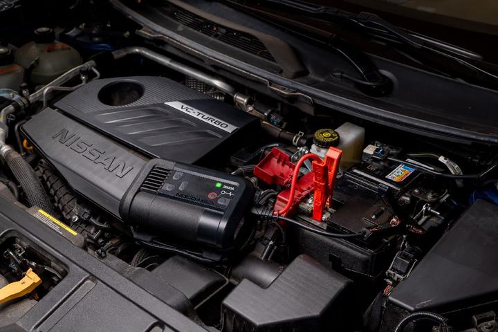 Produktbild Noco AX65-Jump starter mit integriertem Tragbarem Luftkompressor (2000 A)