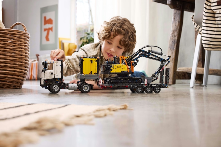 Productafbeelding LEGO 42175 Volvo FMX vrachtwagen met EC230 elektrische rupsgraafmachine (42175, LEGO Technic)