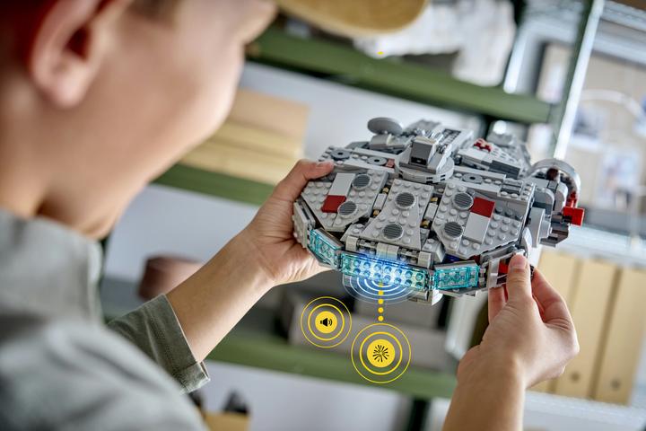 Actual product image LEGO SMART Play: Millennium Falcon (75426, LEGO Star Wars)