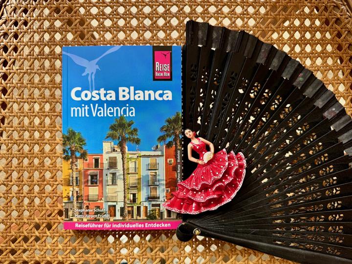 Actual product image Reiseführer Costa Blanca mit Valencia (German, Hans-Jürgen Fründt, Stephanie Schulz, 2025)