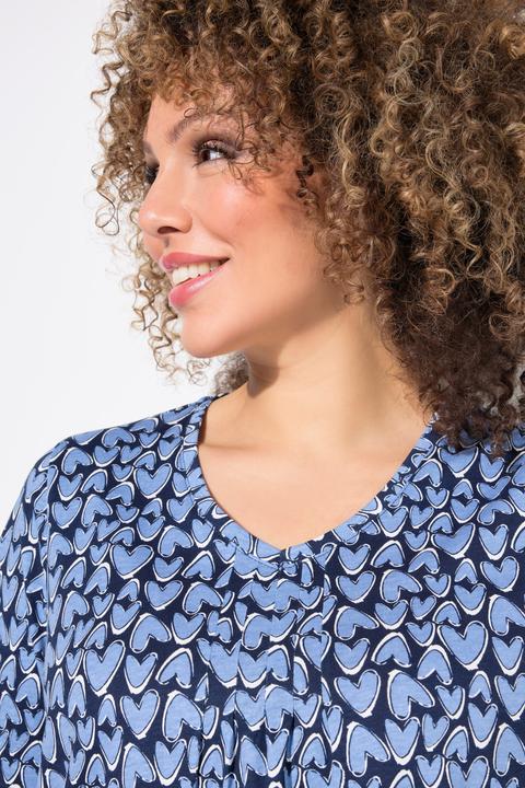 Image du produit Ulla Popken T-shirt imprimé petits coeurs, base en pointe, col en V et manches courtes (42, 44)