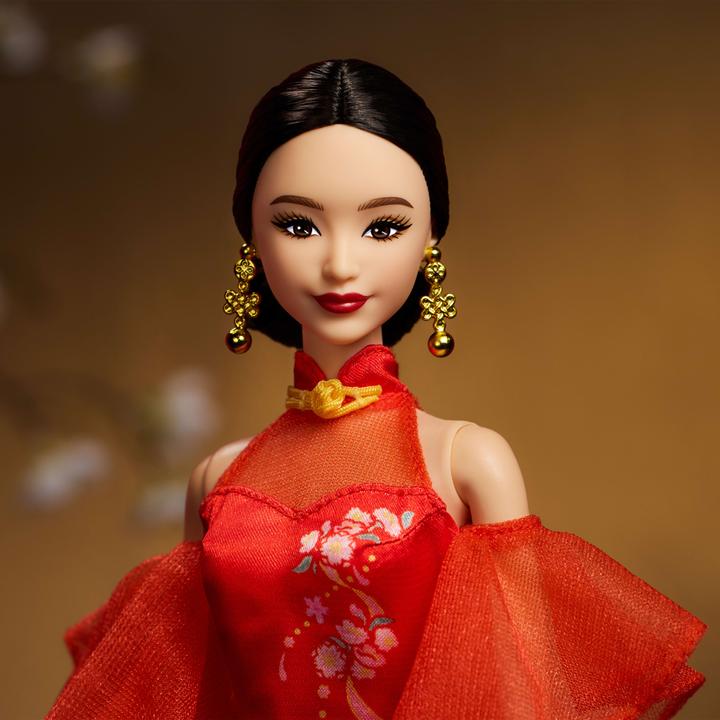 Productafbeelding Mattel Barbie Signature Lunar New Year mit Qipao und goldenen Accessories