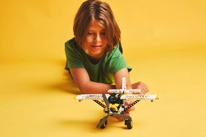 Produktbild LEGO Propellerflugzeug (42198, LEGO Technic)