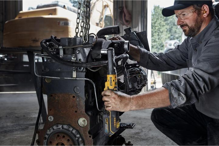 Actual product image DeWalt Cordless ratchet, 3/8-1/2T, 18 V / 1.7 Ah (Rechargeable battery operated)