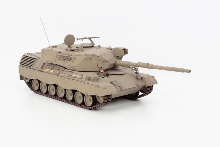 Actual product image Heller Leopard 1A4