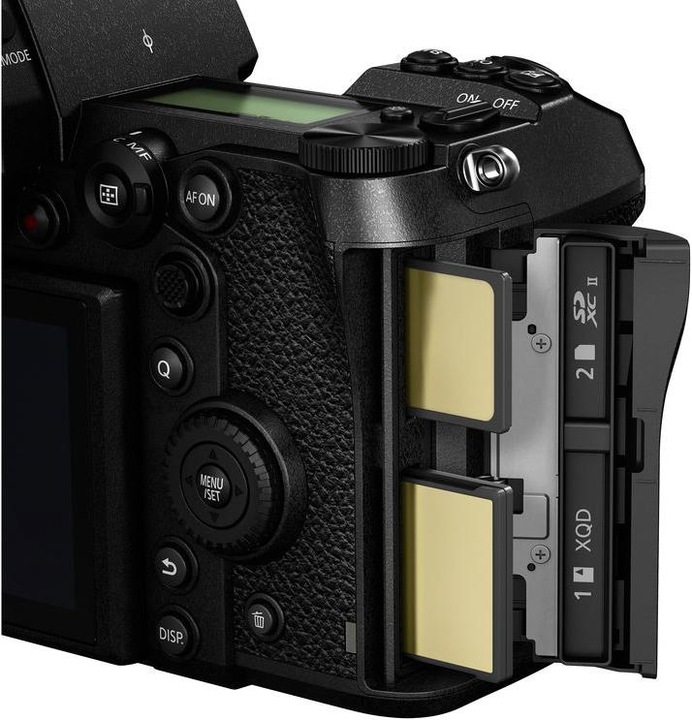 Produktbild Panasonic Lumix S1 (24.20 Mpx, Vollformat)