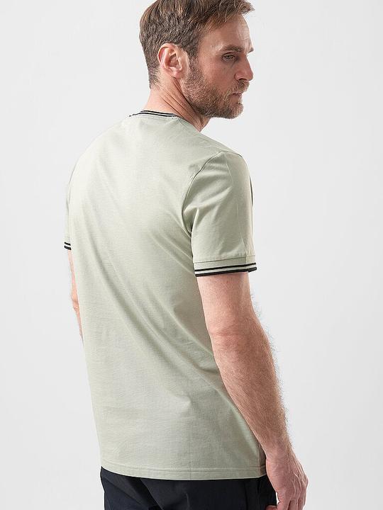 Actual product image Fred Perry M1588 (L)