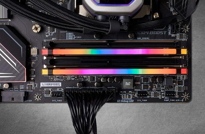 Image du produit Corsair Vengeance RGB Pro (2 x 16GB, 3200 MHz, RAM DDR4, DIMM)
