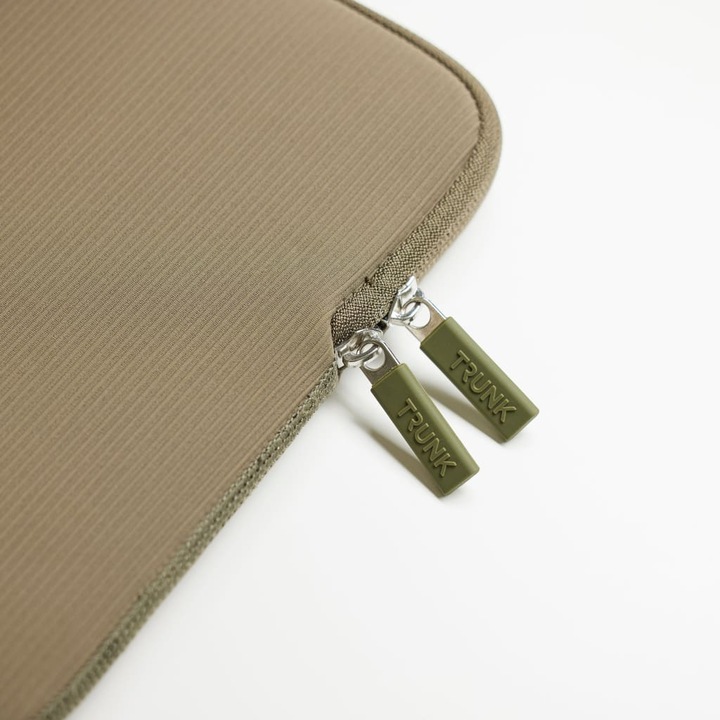 Actual product image Trunk Neoprene Sleeve (13", Apple)