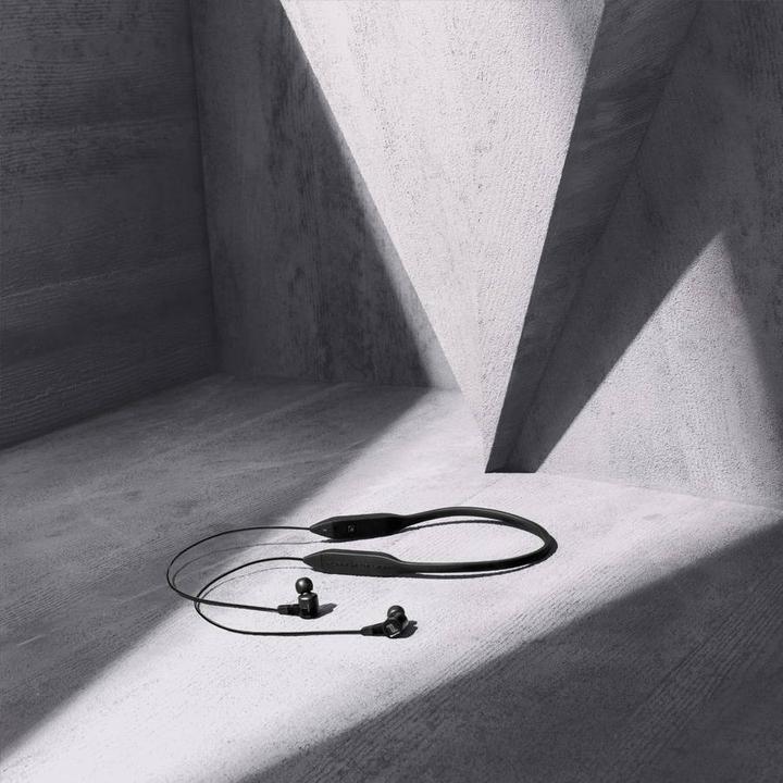 Produktbild KEF Motion One Porsche Design (10 h, Kabellos)