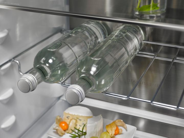 Actual product image Electrolux Fridge/freezer combination built-in fixed door NoFrost 176.9 cm C, IK2540BZR, 925573014 (223 l)