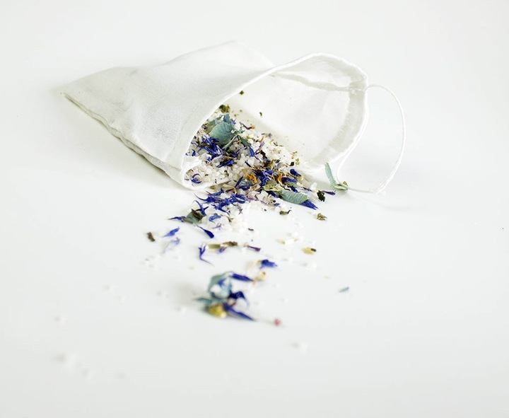 Immagine prodotto I want you naked Aroma Bath SEA SALT, BENNET & GINGER - Originale & Refill (Perle da bagno)