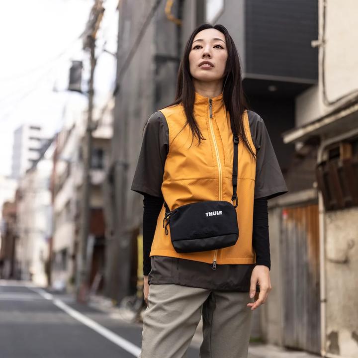 Produktbild Thule Paramount Crossbody 2L - Soft Green (14")