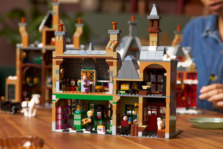 Produktbild LEGO Harry Potter - Hogsmeade Village Collector’s Edition (76457) (76457, LEGO Harry Potter)