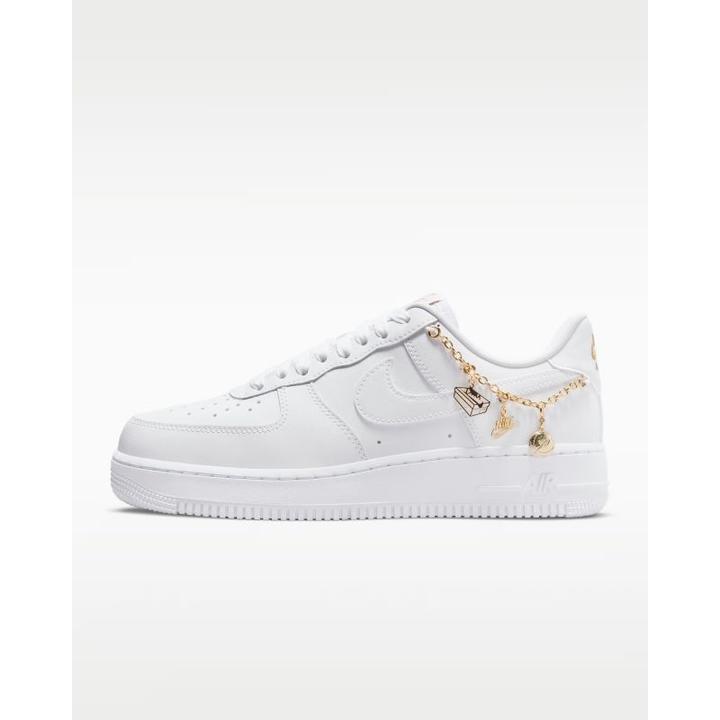 Immagine prodotto Nike AIR FORCE 1 07 LX DONNE (40)