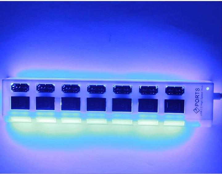Immagine prodotto Hermex Hub USB Adattatore USB-A 2.0 a 7 porte con interruttore on/off e luce (USB-A, 7 porte)