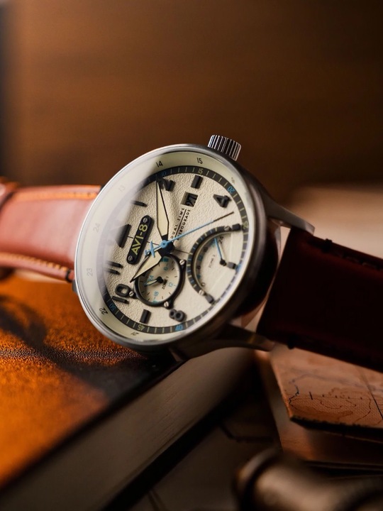 Image du produit AVI-8 AV-4101-0C Hawker Hurricane McKellar Dual Time (Montre pilote)
