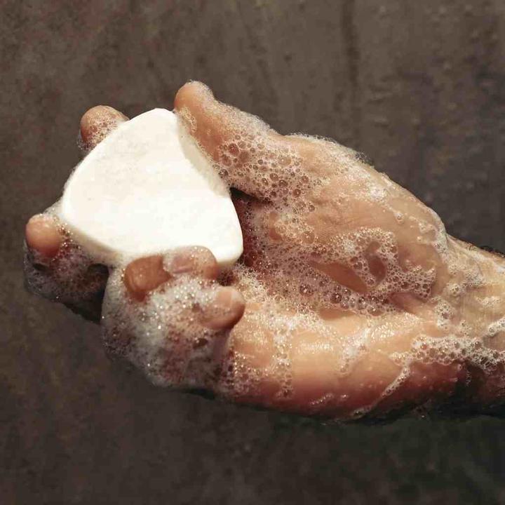 Actual product image Sapiens Festes Haarshampoo (Solid shampoo, 50 g)