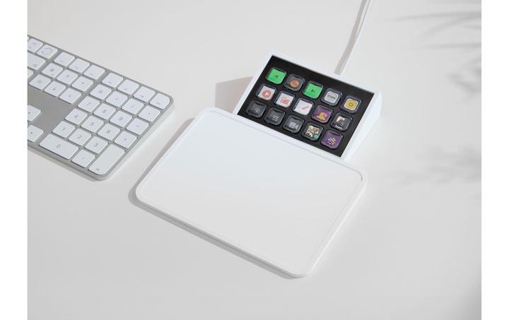 Actual product image Elgato Stream Deck Module 15 (Membrane Keys, USB)