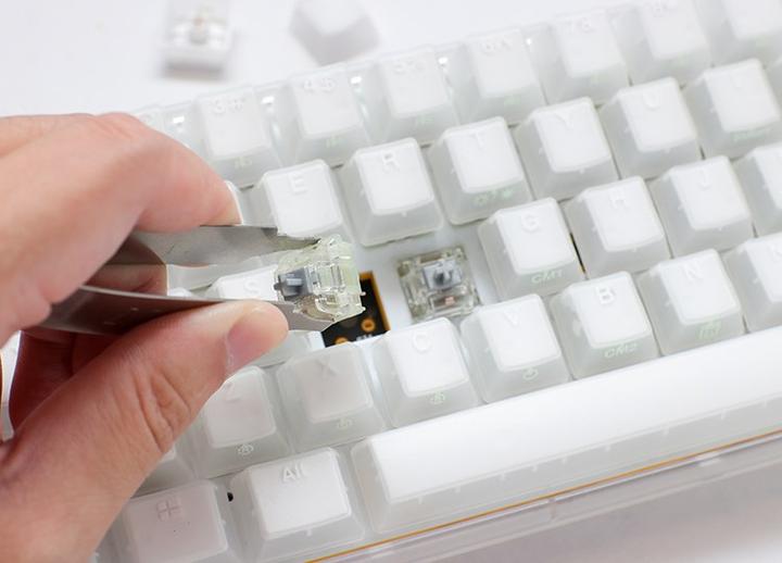 Produktbild Ducky One 3 Aura White TKL Gaming Tastatur, RGB LED - Gateron Baby Kangaroo (US) (US, Kabelgebunden)