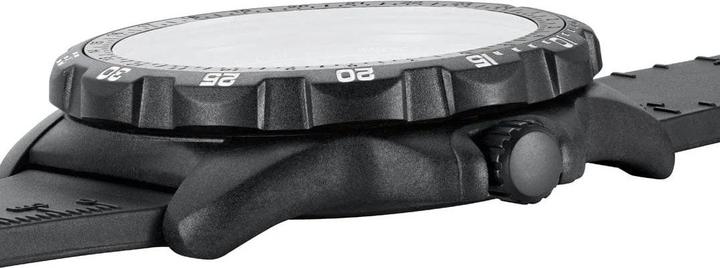 Actual product image Luminox RECON NAV SPC 8830 SERIES (Analogue wristwatch, Swiss made, 46 mm)