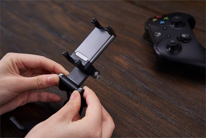 Produktbild 8bitdo Mobile Gaming-Clip (Xbox Series X)