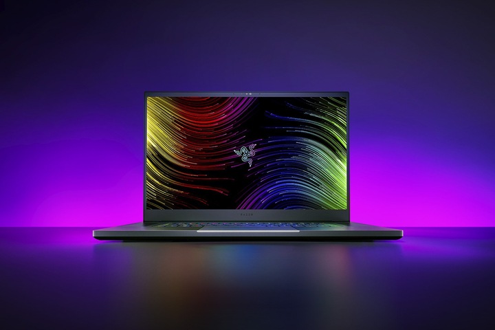 Immagine prodotto Razer Blade 17 (17.30", Intel Core i7-12800H, 16 GB, 1000 GB, Ing. Int.)