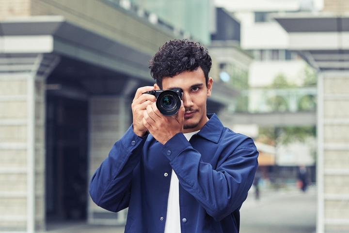 Produktbild Sony Alpha 6400 (24.20 Mpx, APS-C / DX)