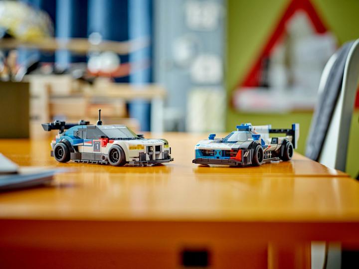 Image du produit LEGO BMW M4 GT3 & BMW M Hybrid V8 de course (76922, LEGO Speed Champions)