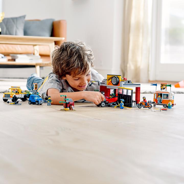 Produktbild LEGO Tuning-Werkstatt (60258, LEGO City)