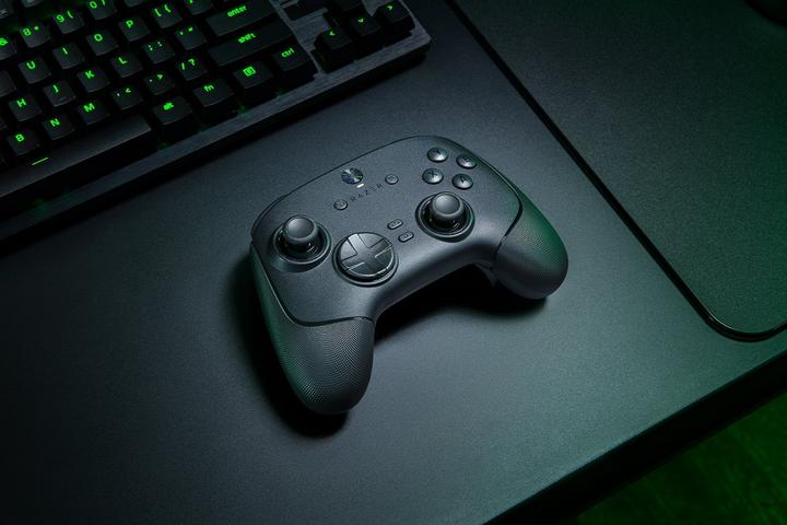 Actual product image Razer Wolverine V3 Pro (Windows)