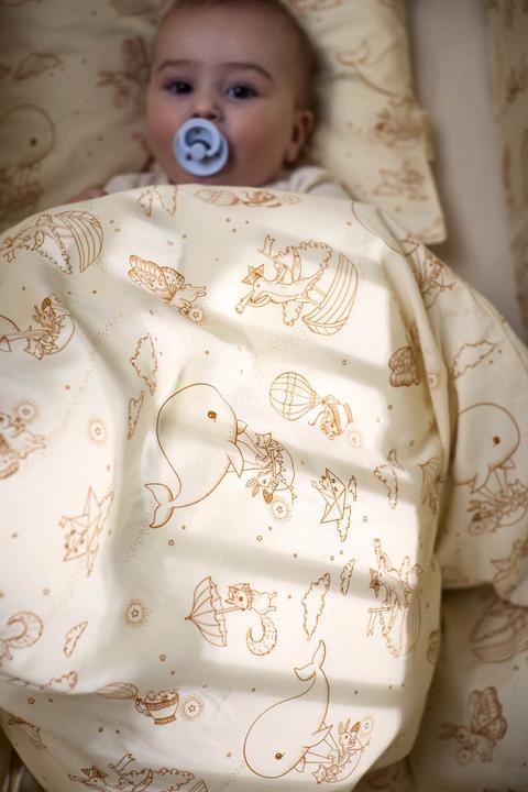 Actual product image Filibabba - Baby bed linen - Dreamy Adventurers - Hvid - 70x100 cm (FI-03808) (70 x 100 cm, 40 x 45 cm)