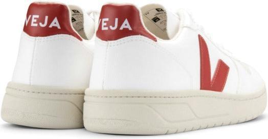Actual product image Veja V-10 (40)