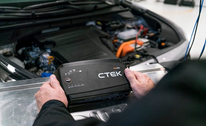 Actual product image Ctek PRO25S (12V, 25 A)