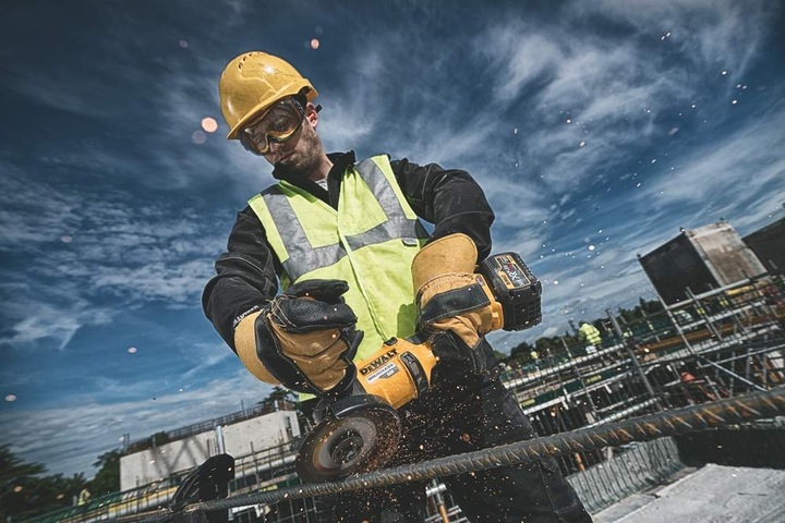 Actual product image DeWalt Cordless angle grinder DCG414T2 (125 mm)