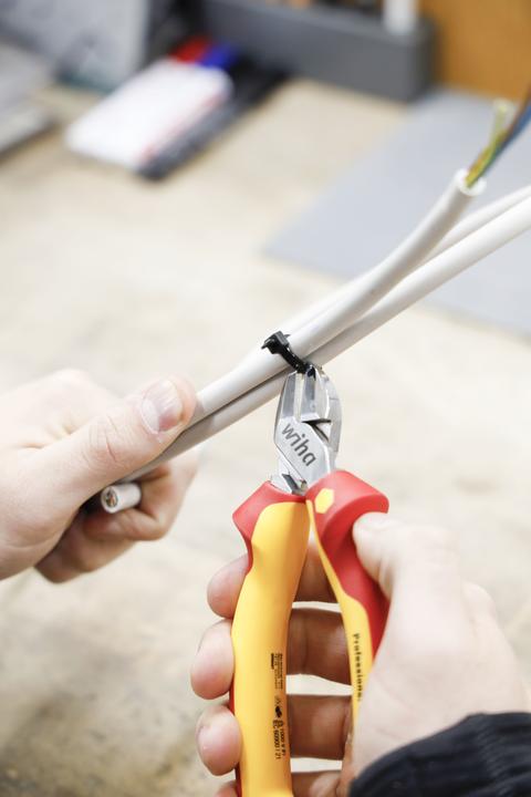 Produktbild Wiha Seitenschneider 140 mm Professional electric (140 mm)