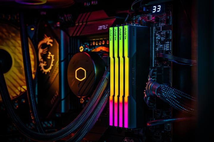 Immagine prodotto Klevv 64GB (32GBx2) CRAS V DDR5 6000Mhz Black Kit (2 x 32GB, 6000 MHz, RAM DDR5, DIMM)