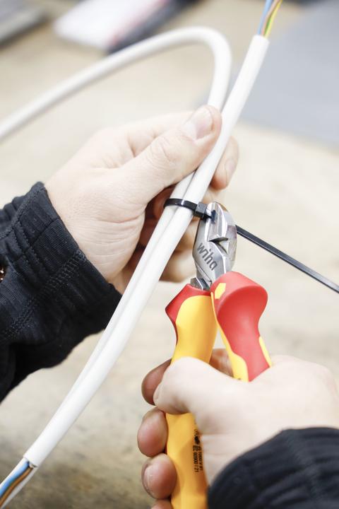 Produktbild Wiha Seitenschneider 140 mm Professional electric (140 mm)