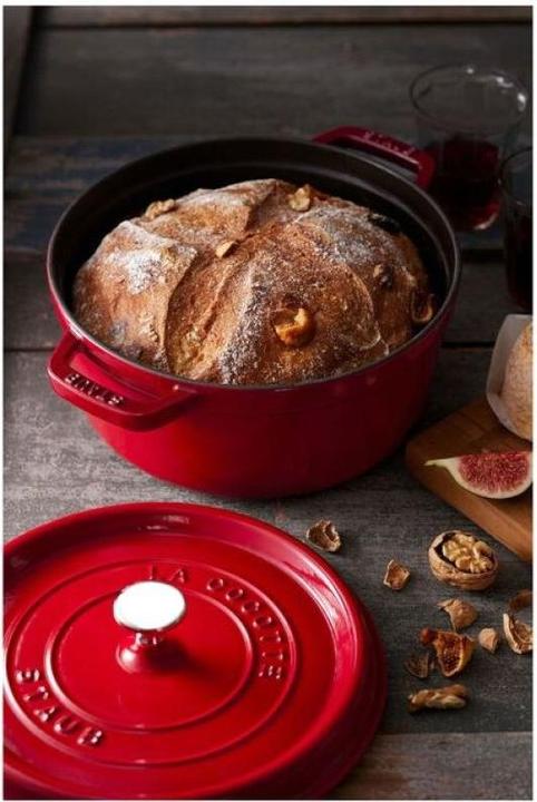 Actual product image Staub Cocotte (Casserole + stew pot, Cast iron, 24 x 10.50 cm)