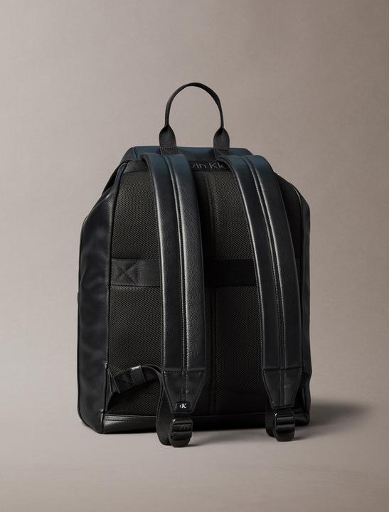 Produktbild Calvin Klein Gurtband-Klappen-Rucksack