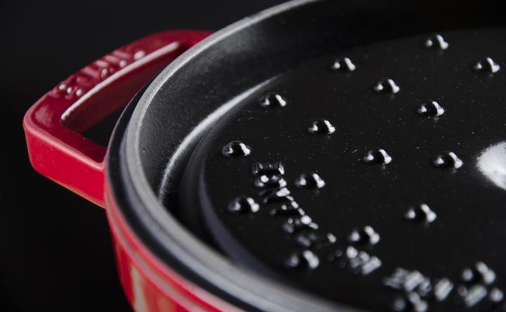 Produktbild Staub Cocotte (24 cm, Bräter + Schmortopf, Gusseisen)