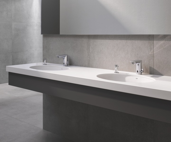 Actual product image Grohe Bau Cosmopolitan E infrared basin mixer with temperature control