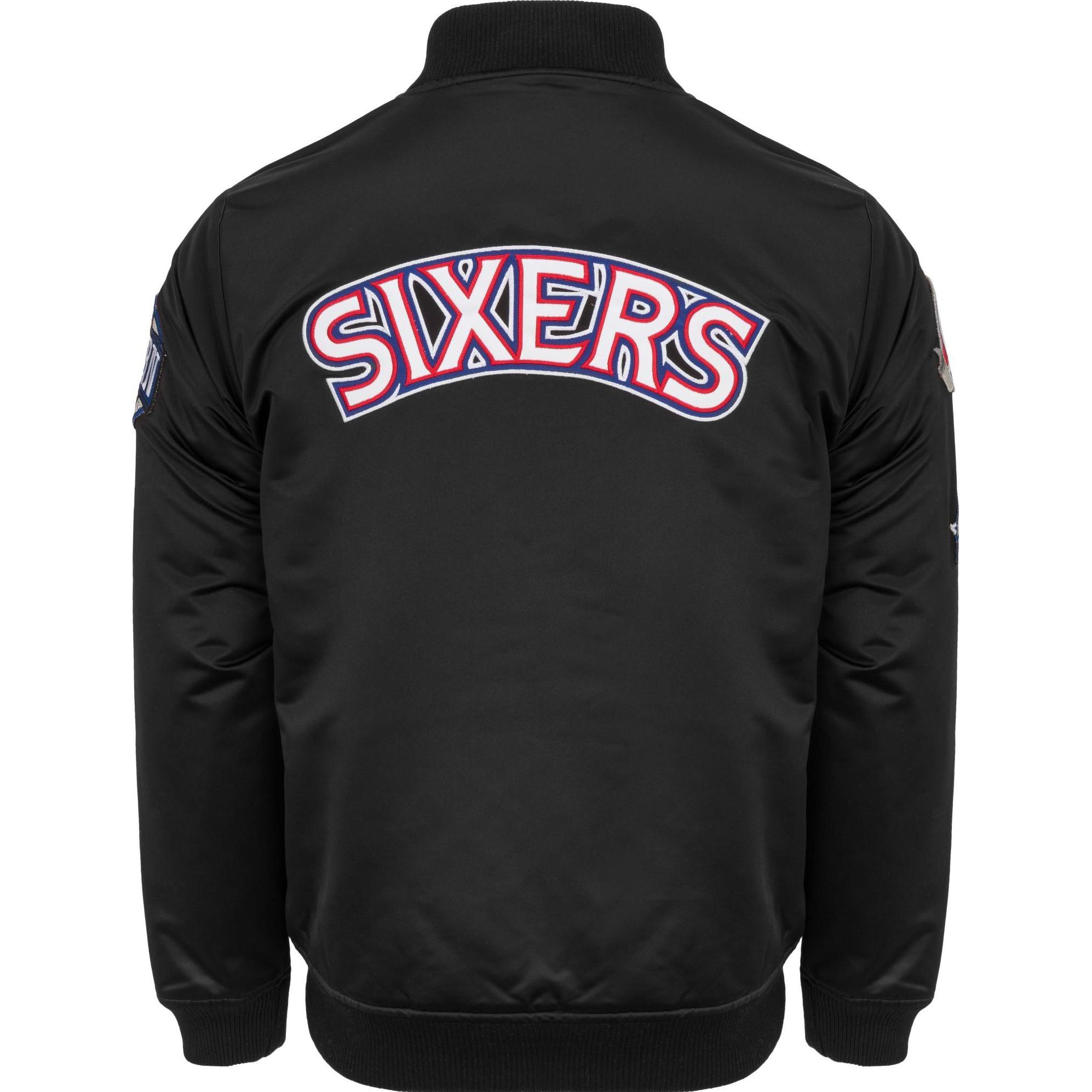 Thumbnail - Mitchell & Ness, Herren, Jacke, M&N Satin Bomber Jacke - PATCHES Philadelphia 76ers - XL (XL), Schwarz, XL