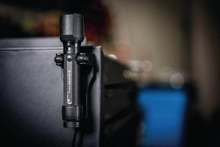 Immagine prodotto Ledlenser Akku-Taschenlampe P7R PRO 35-1000/2000Lumen (17 cm, 2000 lm)