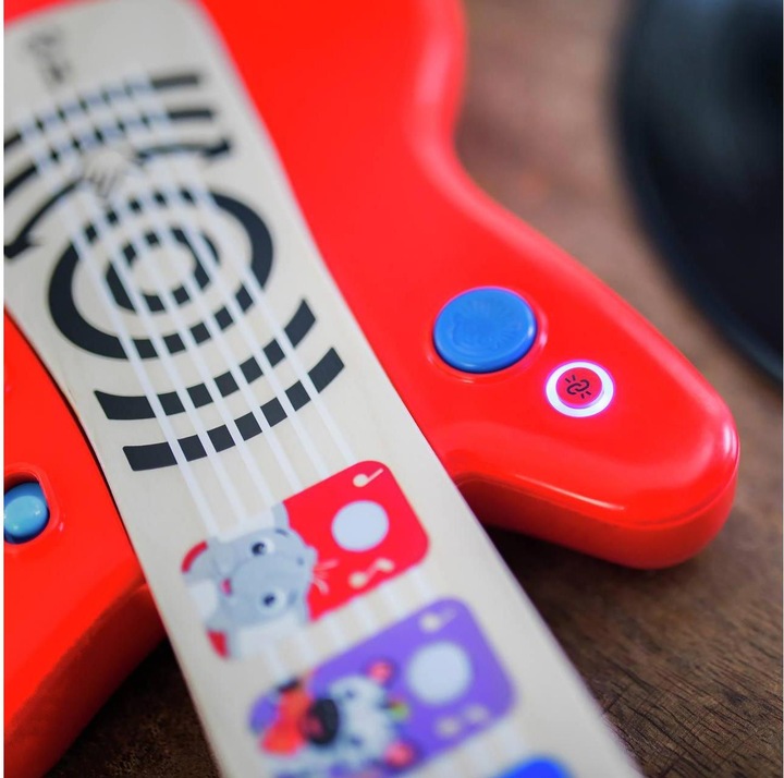 Actual product image Hape Deluxe Magic Touch Guitar (German, French, Italian, English)